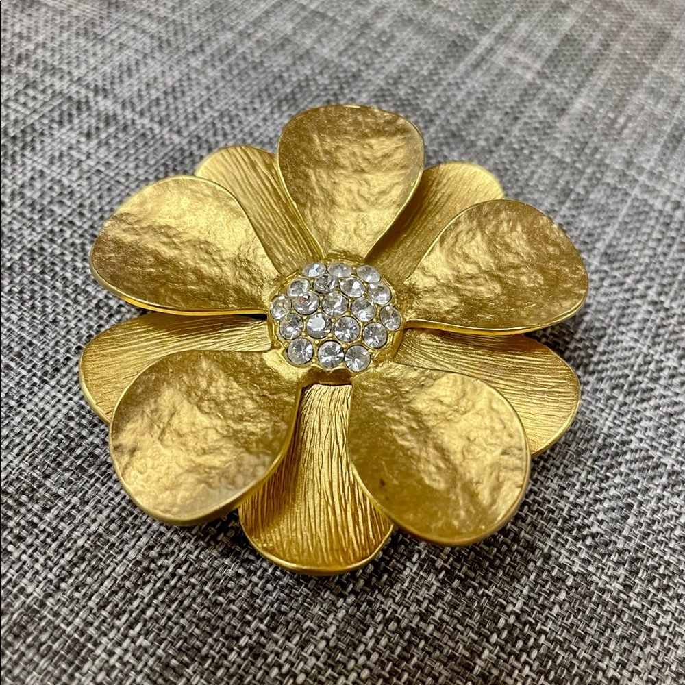 Premier Designs goldtone brooch/pendant